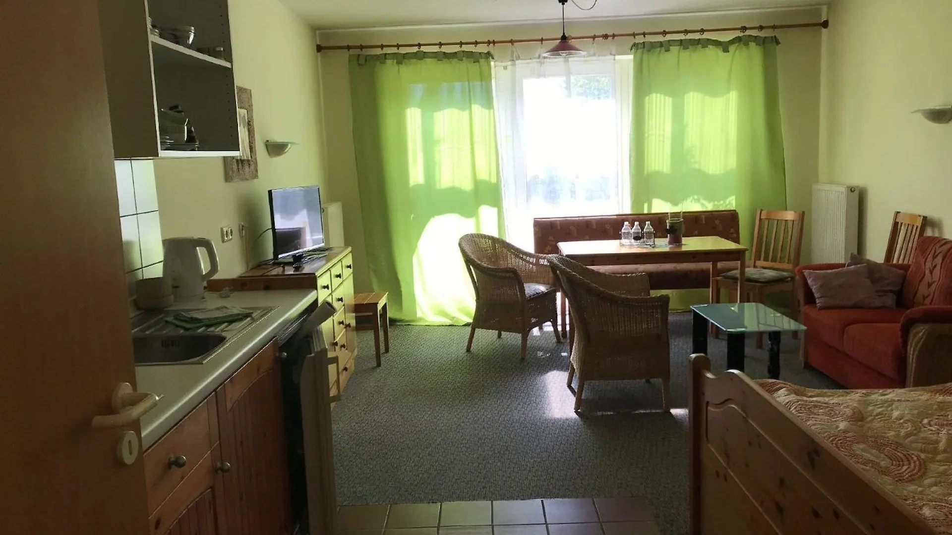 Rolligerechtes Appartement Mit Terrasse Und Garten Zandt Německo